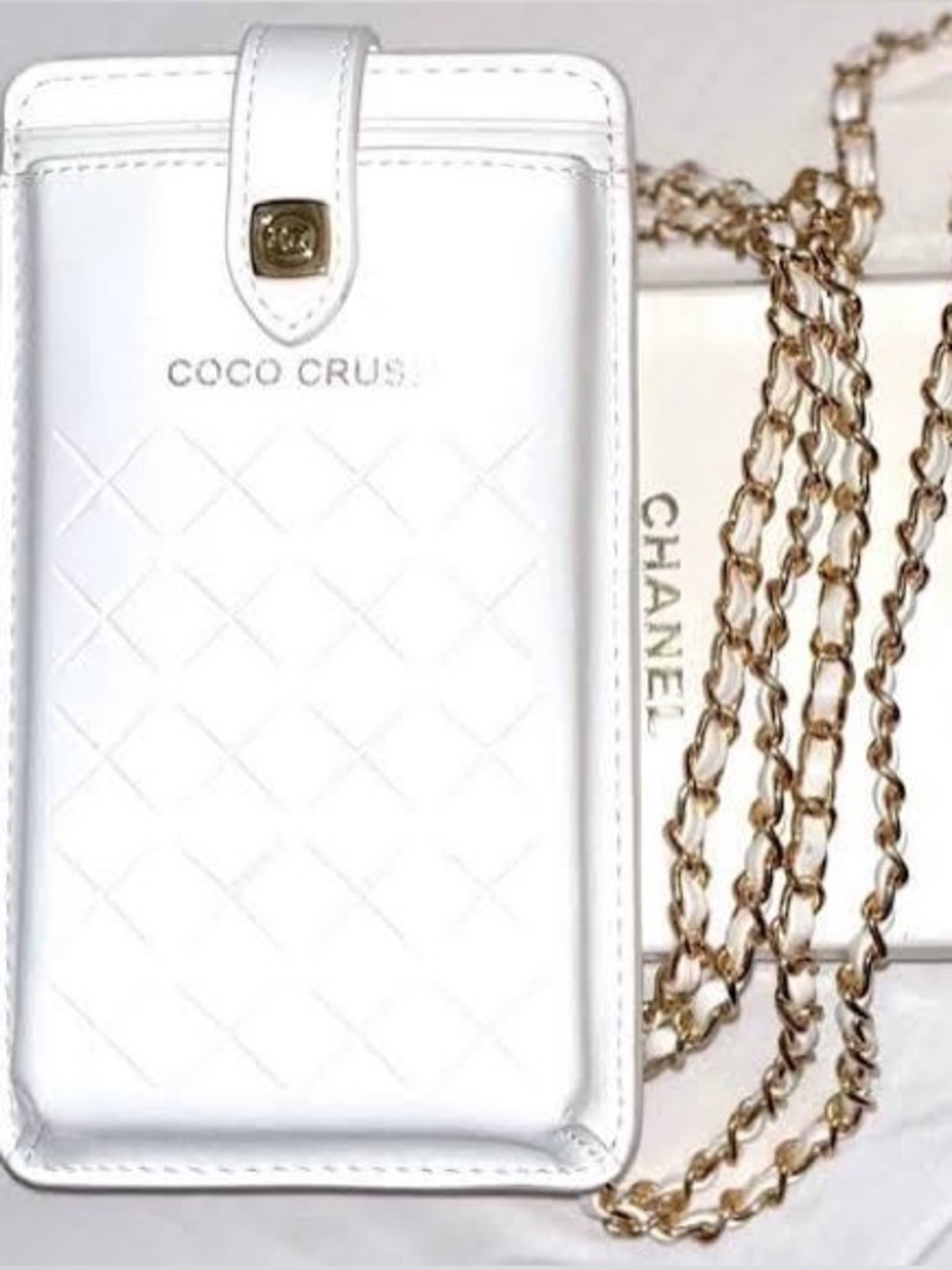 CHANEL White Quilted Coco Crush Leather Phone Pouch with Gold Chain